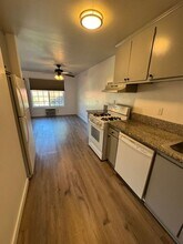 1320 Heron Ave in El Cajon, CA - Foto de edificio - Building Photo