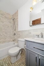 130 Allen St, Unit 4 in New York, NY - Foto de edificio - Building Photo