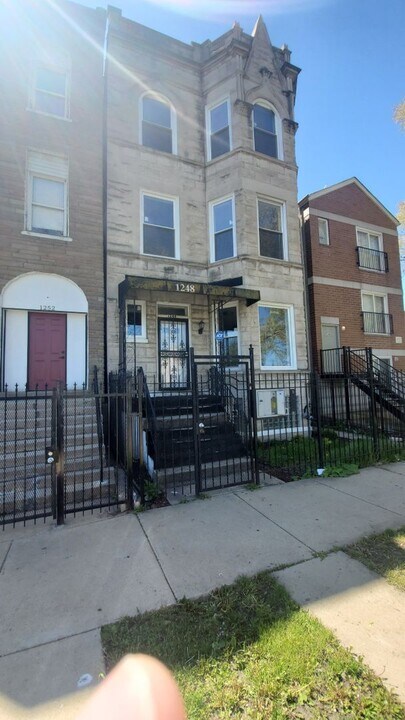 1248 S Troy St in Chicago, IL - Foto de edificio