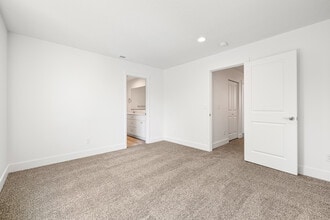 1141 UnderwoodUnit 110 in Kennewick, WA - Building Photo - Building Photo