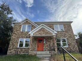 1235 W Gray St, Unit 4 in Houston, TX - Building Photo