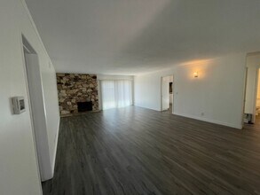 3870 Wisteria St in Seal Beach, CA - Building Photo - Building Photo