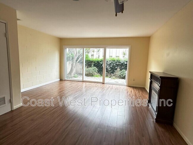 2163 Mendocino Blvd in San Diego, CA - Foto de edificio - Building Photo