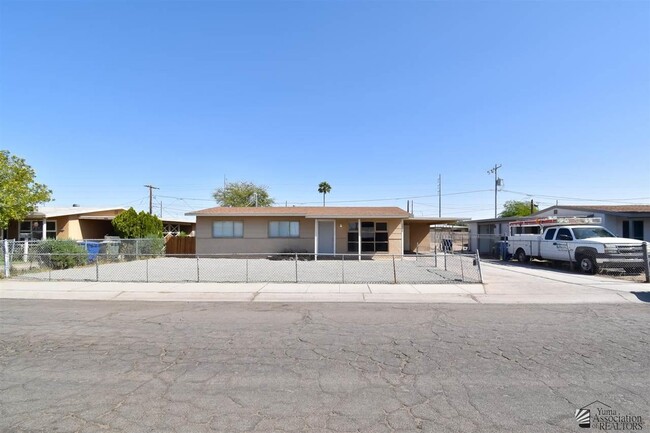 property at 2016 E 24th Pl