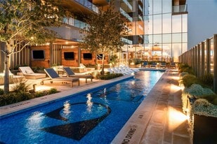 600 Guadalupe St in Austin, TX - Building Photo