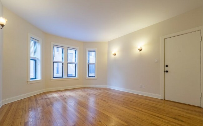 4036 N Ashland Ave, Unit E1