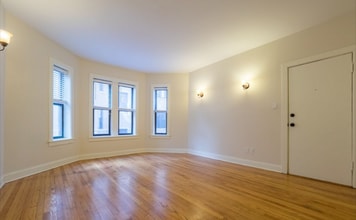 4036 N Ashland Ave, Unit E1 in Chicago, IL - Building Photo - Building Photo