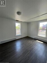 592 Peel St in Woodstock, ON - Building Photo - Building Photo