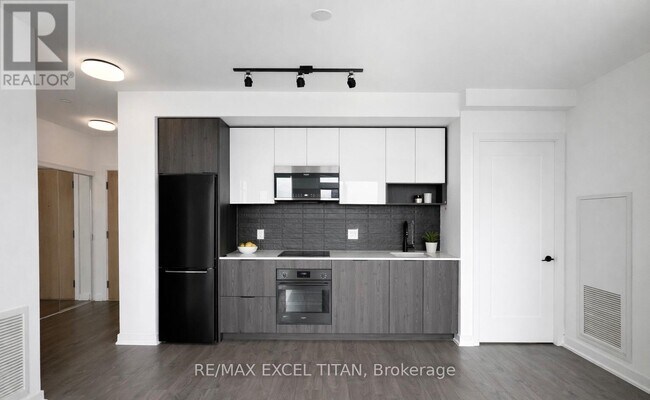 5 Defries St in Toronto, ON - Building Photo - Building Photo