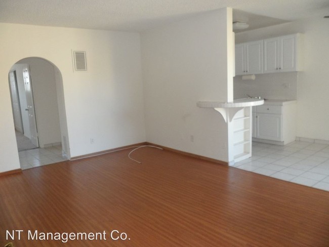 12721 Matteson Ave-Unit -#6 in Los Angeles, CA - Foto de edificio - Building Photo