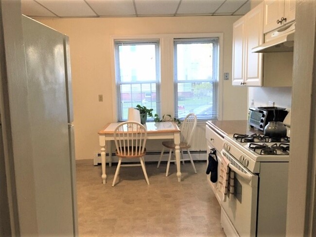 13 Craigie St, Unit 2 in Somerville, MA - Building Photo - Building Photo