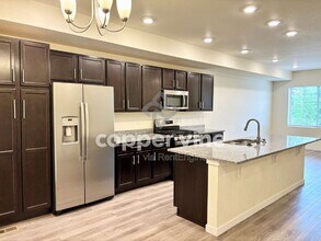 887 E 98th Ave in Thornton, CO - Building Photo - Building Photo