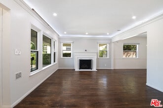 414 University Ave in Burbank, CA - Building Photo - Building Photo