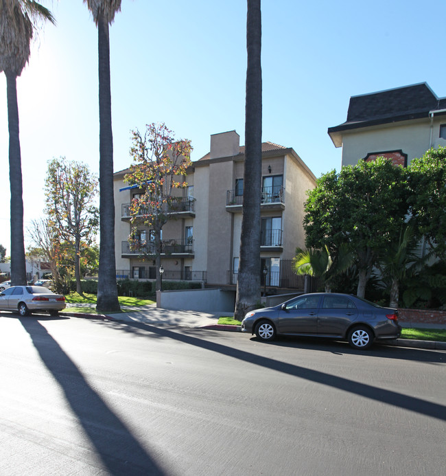 Rodney Palms Apartments in Los Angeles, CA - Foto de edificio - Building Photo