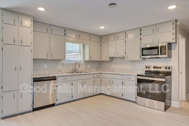 4022 Windridge Dr in Martinez, GA - Building Photo - Building Photo