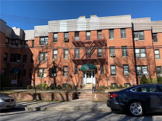 48 Parkway N in Yonkers, NY - Building Photo - Building Photo