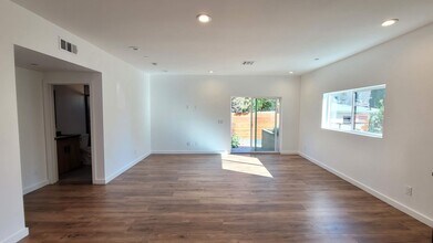 6034 Craner Ave in Los Angeles, CA - Building Photo - Building Photo