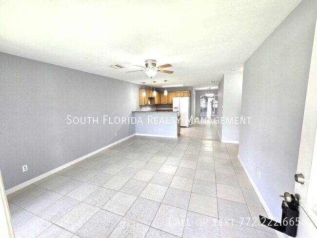 48 SE Tioga Pl in Stuart, FL - Building Photo - Building Photo