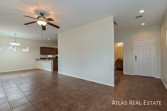 6650 S Blue Wing Dr in Tucson, AZ - Building Photo - Building Photo