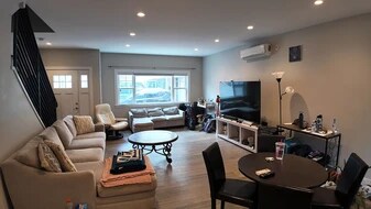 315 Silver St in Boston, MA - Building Photo