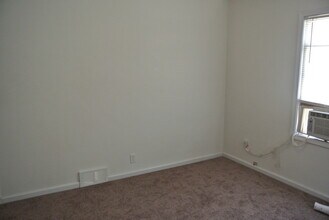 525 12th St NW in Minot, ND - Building Photo - Building Photo