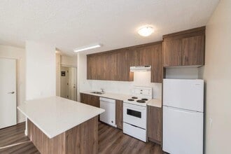 Sunalta 1626 Apartments in Calgary, AB - Building Photo - Building Photo