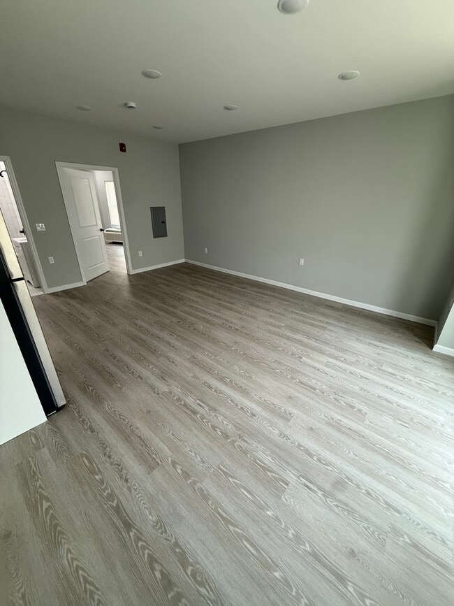 456 Ellison St, Unit Apt 101 in Paterson, NJ - Building Photo - Building Photo