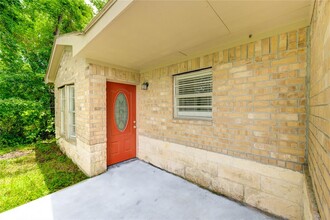 47 Blue Lake Dr in Huffman, TX - Building Photo - Building Photo