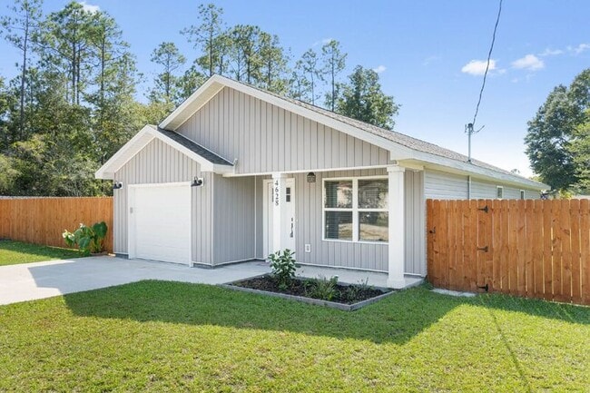 4628 Dove Way in Crestview, FL - Building Photo - Building Photo