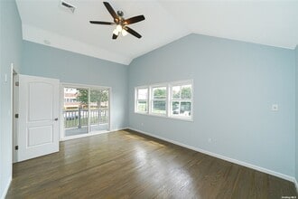 16 Milton St in Hicksville, NY - Building Photo - Building Photo