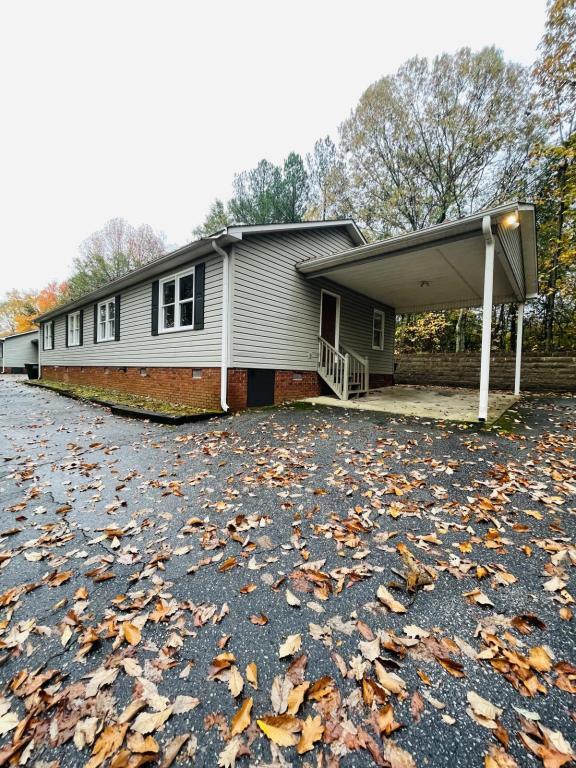 property at 880 N Rutherford Rd