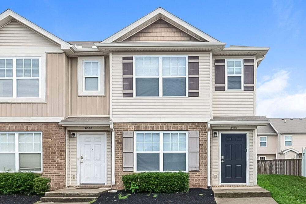 8055 Logan Dr in La Vergne, TN - Building Photo