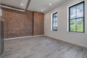 70 Roseville Ave in Newark, NJ - Building Photo - Interior Photo