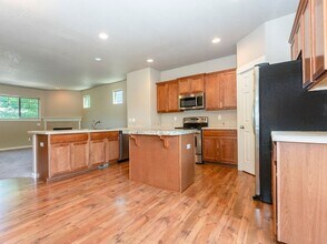 20713 SW Sister Ln in Beaverton, OR - Building Photo - Building Photo