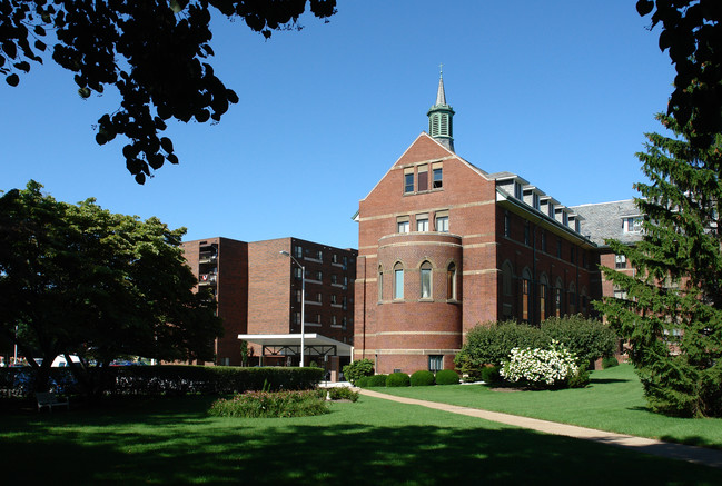 St Joseph Apartments in Erie, PA - Building Photo - Building Photo