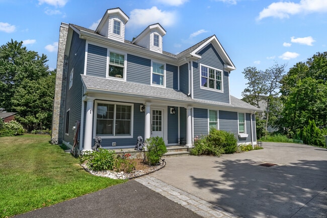 328 Brewster St