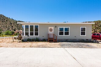 108925 Hwy 395 in Coleville, CA - Building Photo - Building Photo