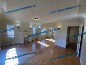 2209-2211 Eucalyptus Ave in Long Beach, CA - Building Photo - Building Photo
