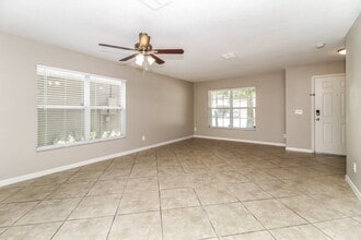 351 Willowbay Ridge St in Sanford, FL - Building Photo - Building Photo