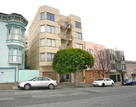 2711 Octavia St in San Francisco, CA - Building Photo - Building Photo