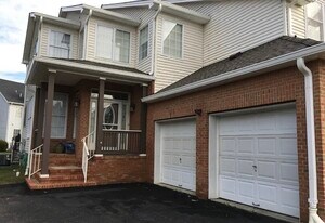 1 Newell St in Hillsborough, NJ - Building Photo