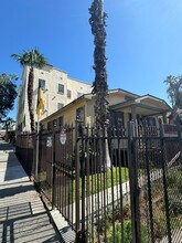 The Serrano Bungalows in Los Angeles, CA - Building Photo - Building Photo