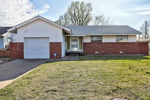 1520 Brookdale Dr in Del City, OK - Building Photo