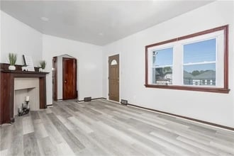 228 E Agnew Ave in Pittsburgh, PA - Building Photo - Building Photo