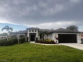2506 SW 15th Pl in Cape Coral, FL - Building Photo