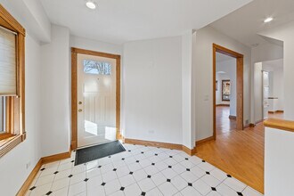 3857 N Hermitage Ave in Chicago, IL - Building Photo - Building Photo