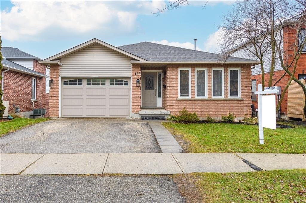 163 General Dr in Kitchener, ON - Building Photo