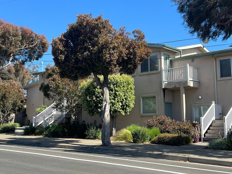 694-698 Monterey Ave in Morro Bay, CA - Building Photo