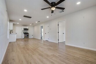 2012 Tennessee Ave in Dallas, TX - Building Photo - Building Photo