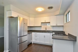 1141 Waukegan Rd in Deerfield, IL - Building Photo